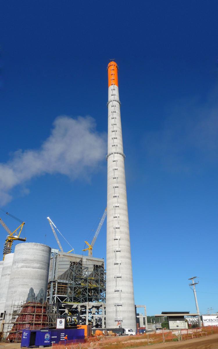 Usina Termoelétrica - Presidente Médici - Chaminé com 200 metros de altura